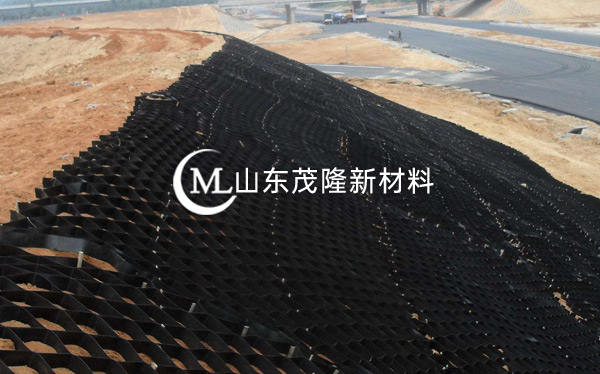 《京滬改擴建江蘇段》土工格柵、土工格室施工